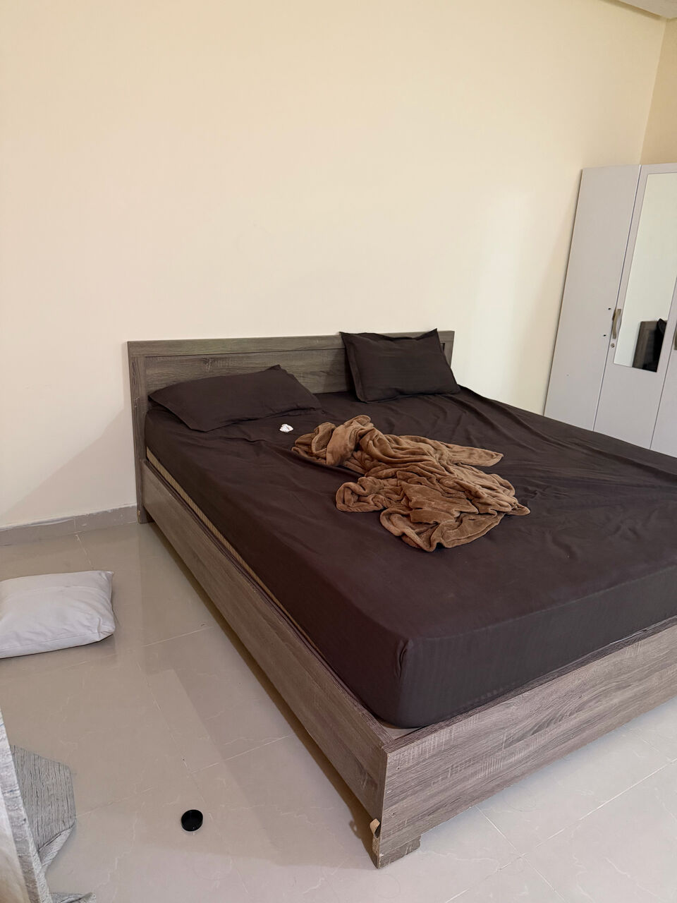 Dammam, Furniture, SAR 1000,  Bed Without Matress And Wardrobe