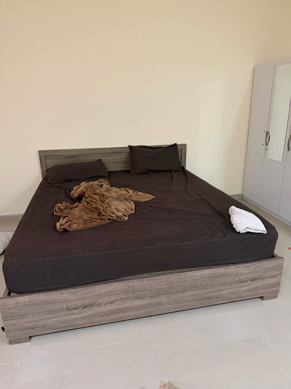 Dammam, Furniture, SAR 1000,  Bed Without Matress And Wardrobe