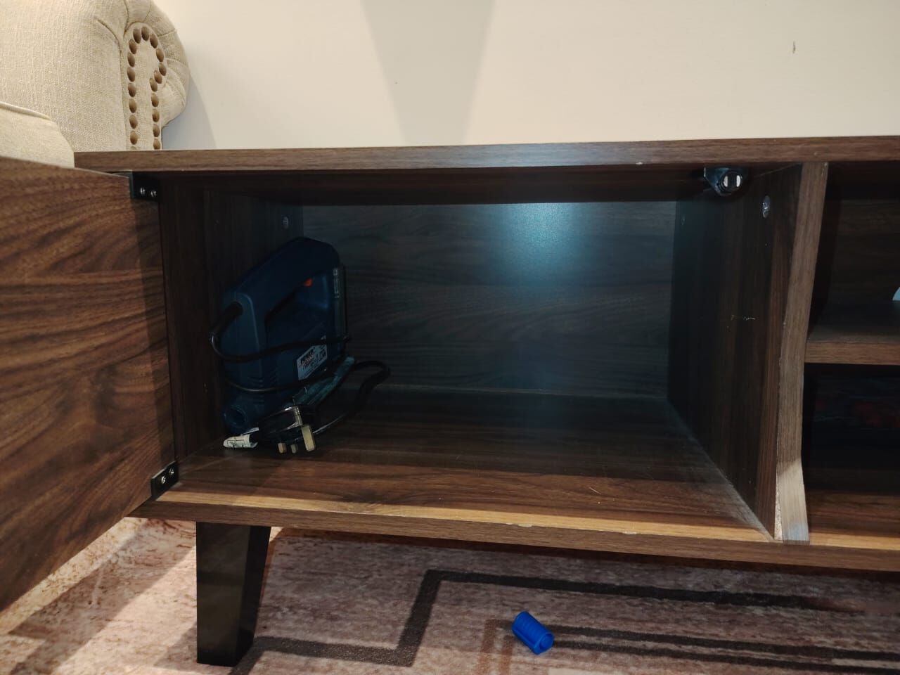 Umm Al Hamam, Furniture, SAR 200,  طاولة تلفزيون للبيع – بحالة جيدة