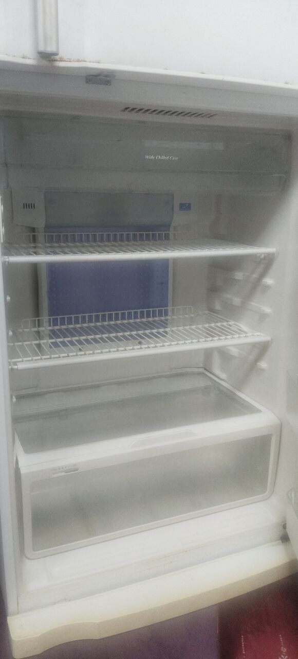 Dammam, Household Items, SAR 1200,  HITACHI REFRIGERATOR FULL SIZE, COOKING RANGE WITH 4 BURNERS, SAMSUNG WASHING MACHINE,