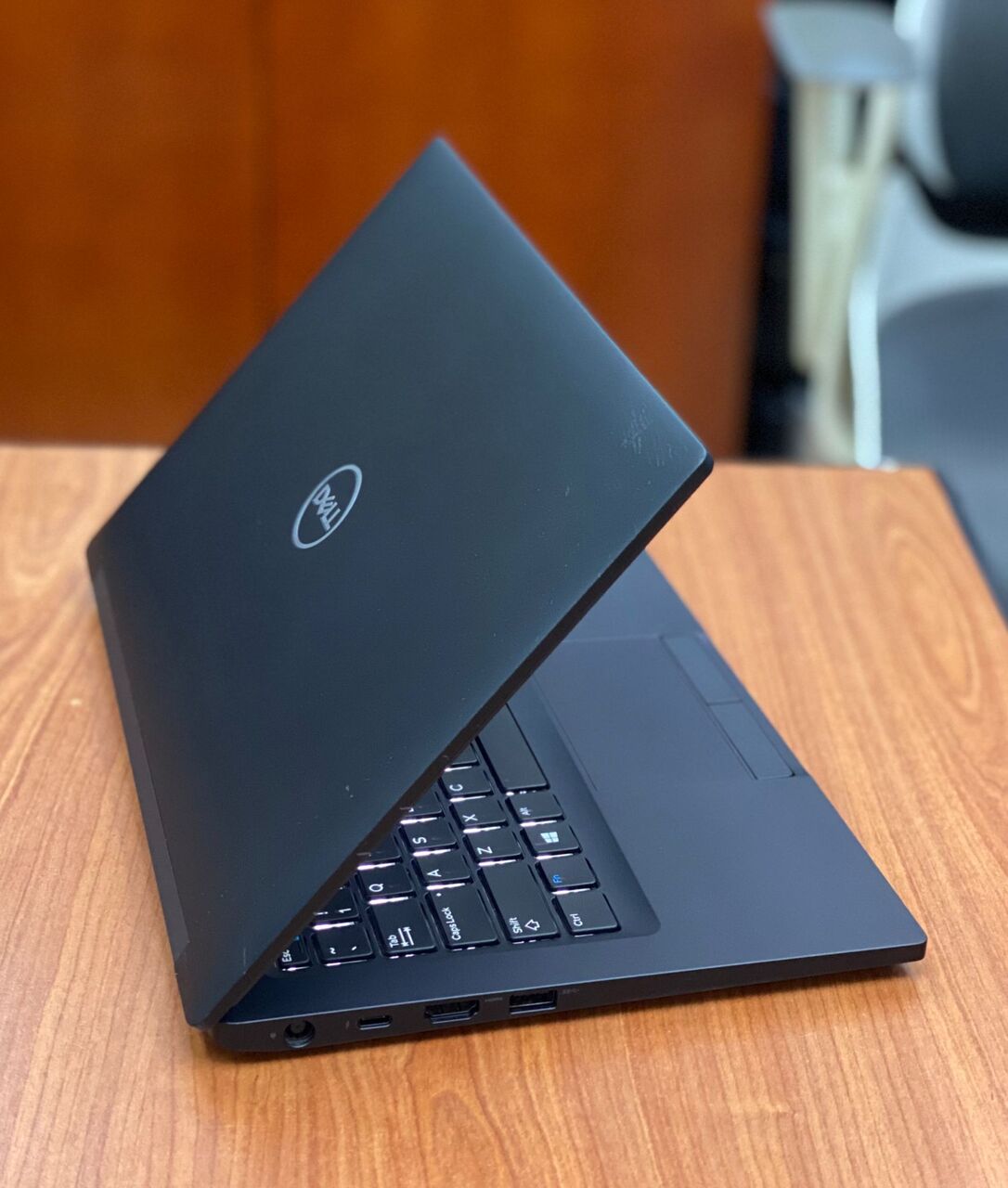 Isa Town, Computers, BHD 79,  DELL Core I5 8th Generation Business Laptop 13.3" Full HD Screen 8GB DDR4 RAM 256GB M2 SSD