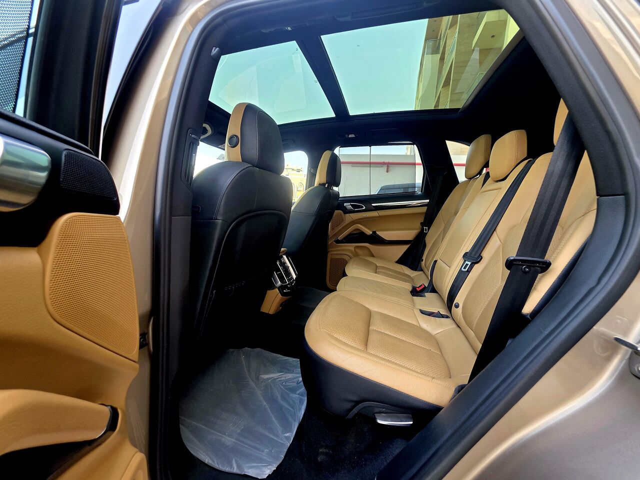 Dammam, Vehicles, Cars & Trucks , SAR 77000,  Porsche Cayenne S,  2016,  Automatic,  205000 KM,  Good Condition.  6-cylinder