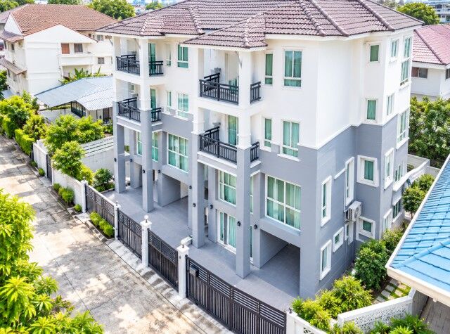 Bangkok, Villas, THB 74999,  27 Sq. Feet,  เอกมัย10-12 ใกล้ BTS เอกมัย 2 กม. ทาวน์โฮม 3.5 ชั้