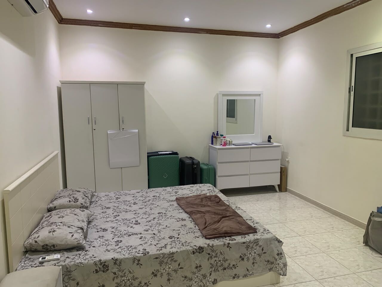 Al Malaz, Rooms for Rent, SAR 1800/month,  Furnished,  Room Available In Fully Furnished 3BHK Family Apartment In Al Malaz Riyadh.