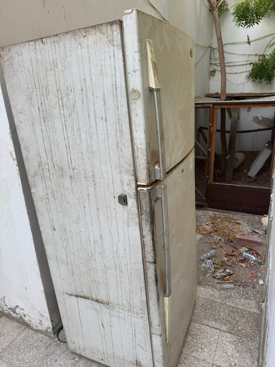 Al Nazlah Al Yamaniyah, Appliances, SAR 499,  Big LG Refrigrator 5.5 Foot