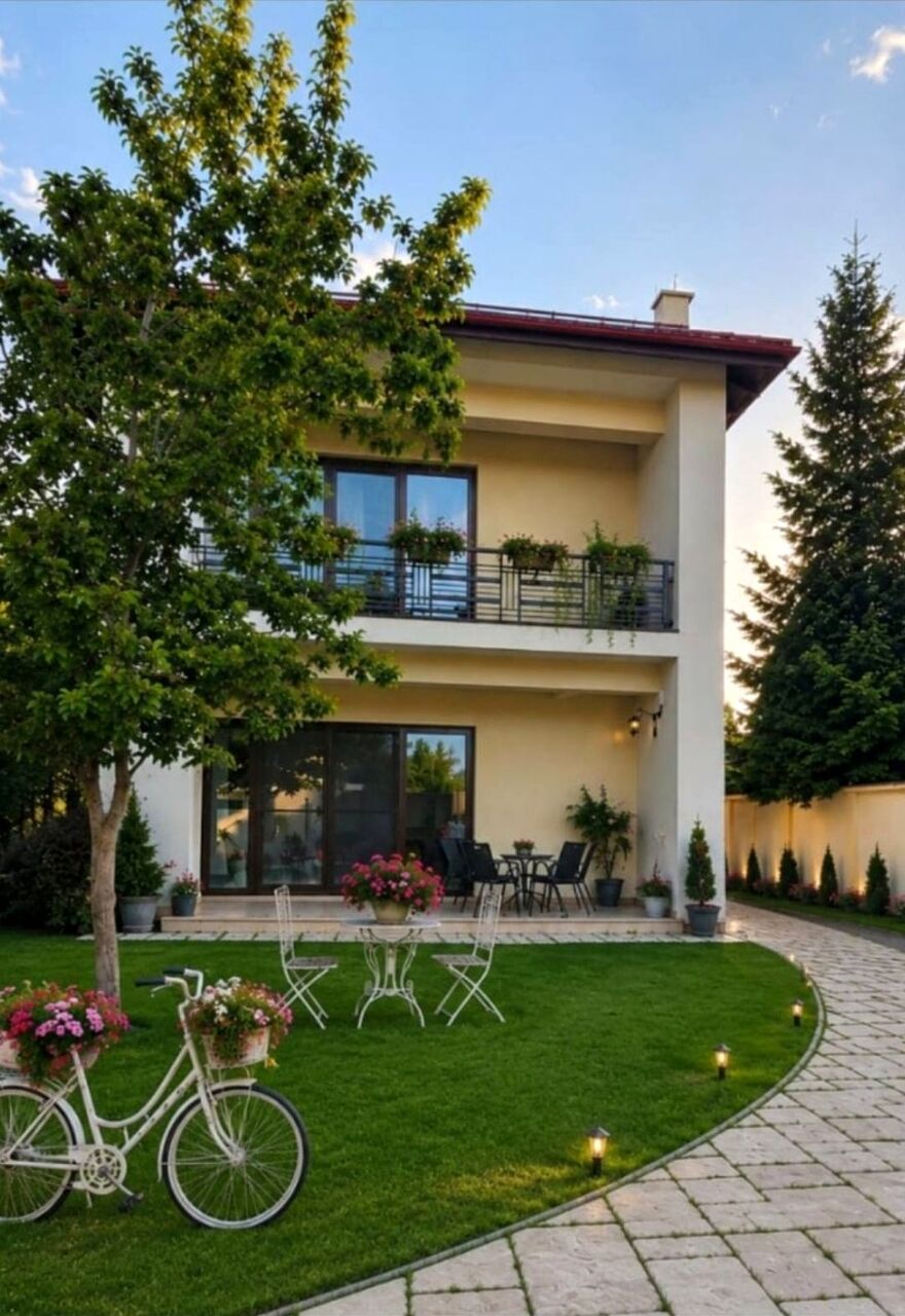 Bucharest, Elder Care, Residential Senior Care In Otopeni, Romania - Centrul Seniori Sense