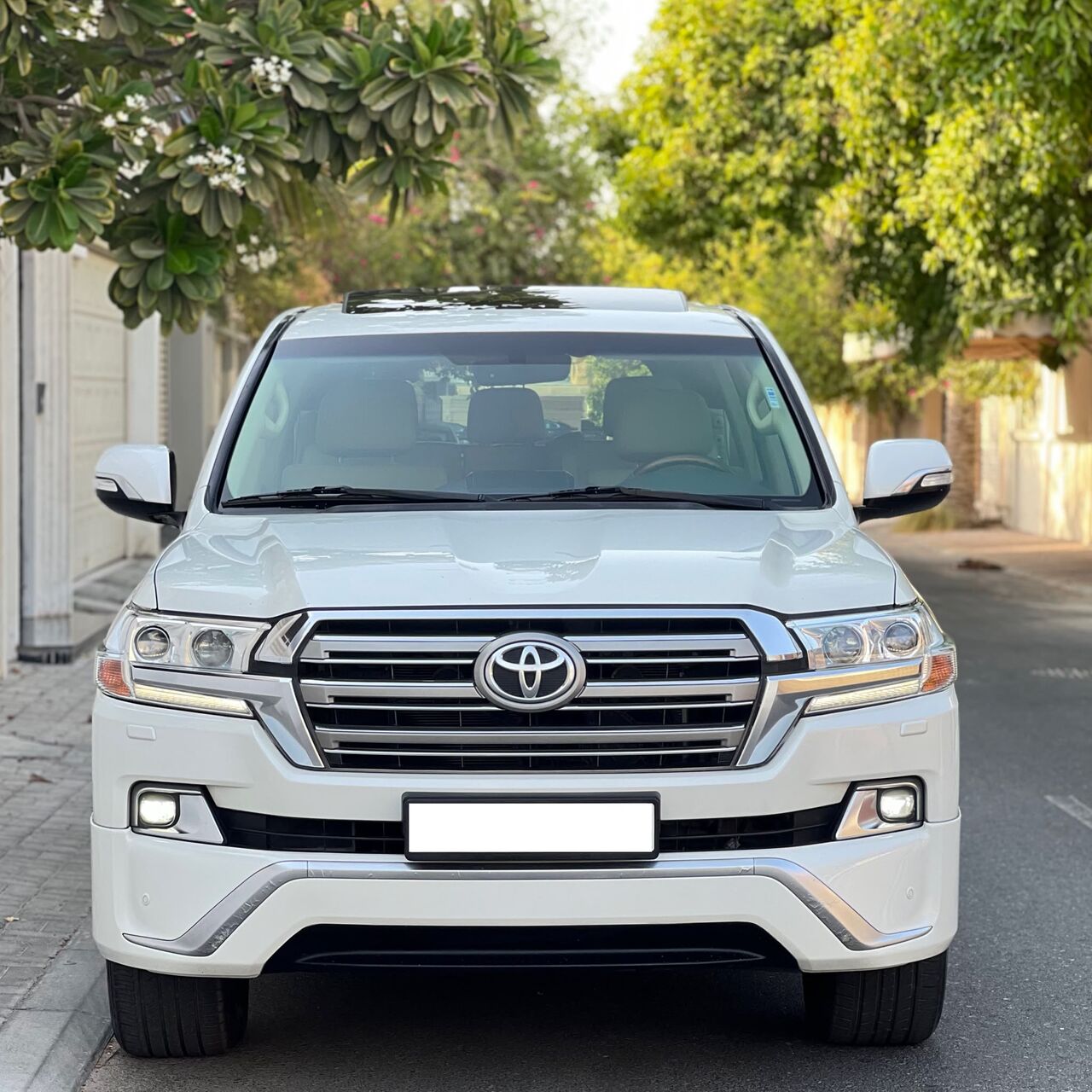 Riffa, Vehicles, Cars & Trucks , BHD 15800,  TOYOTA LAND CRUISER GXR V8 2017 WHITE,  2017,  Automatic,  277000 KM,