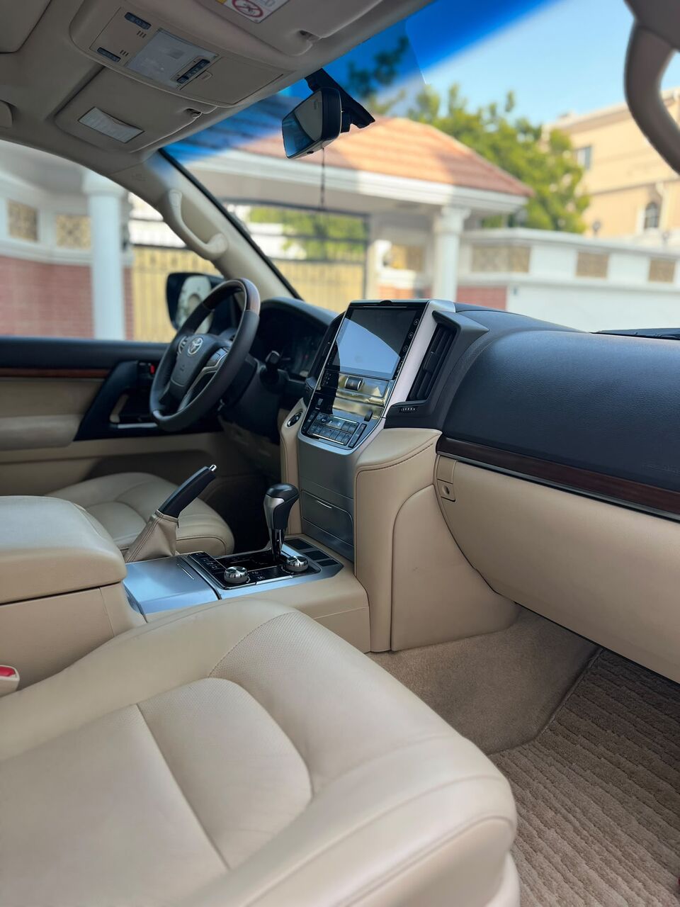 Riffa, Vehicles, Cars & Trucks , BHD 15800,  TOYOTA LAND CRUISER GXR V8 2017 WHITE,  2017,  Automatic,  277000 KM,