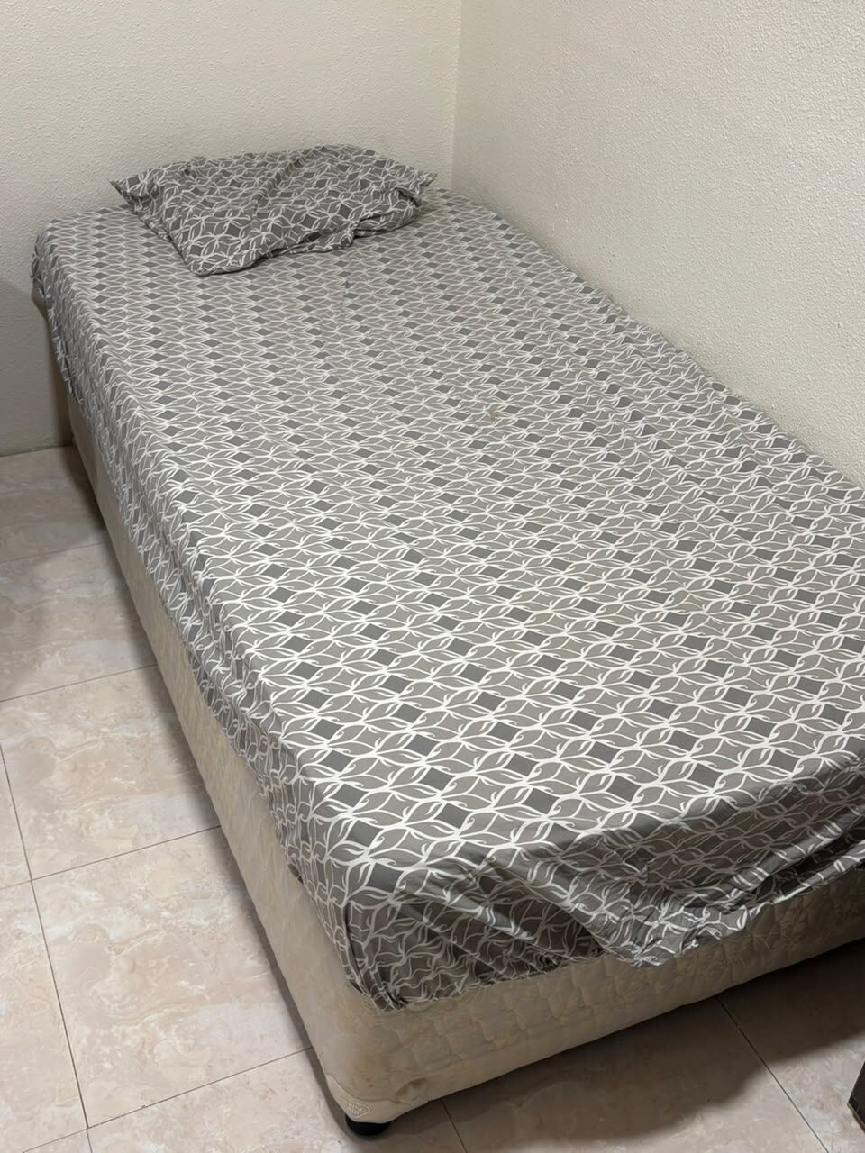 Riyadh, Furniture, SAR 900,  2 Single Bed With Spring Matress + 2 Armchairs Single Sofa