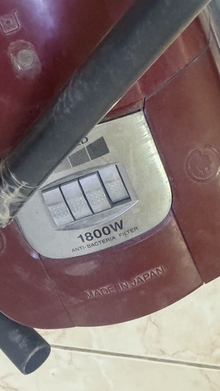Riyadh, Furniture, SAR 400,  Urgent: Sofa Set + FREE Vacuum Cleaner (negotiable).
