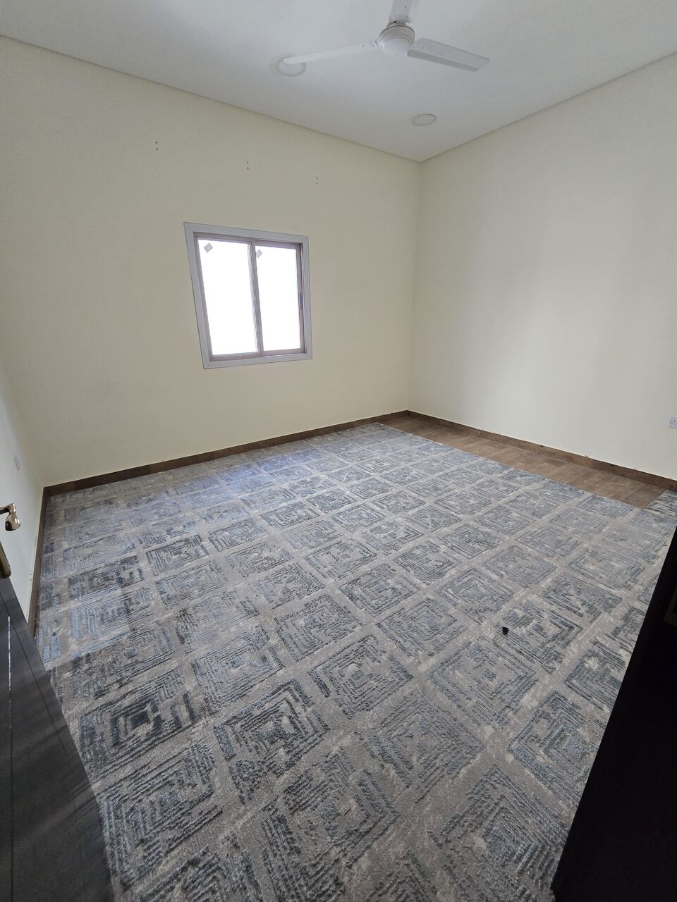 Busaiteen, Apartments, Flats, Houses & Villas, BHD 260,  Flat For Rent In Busaiteen
