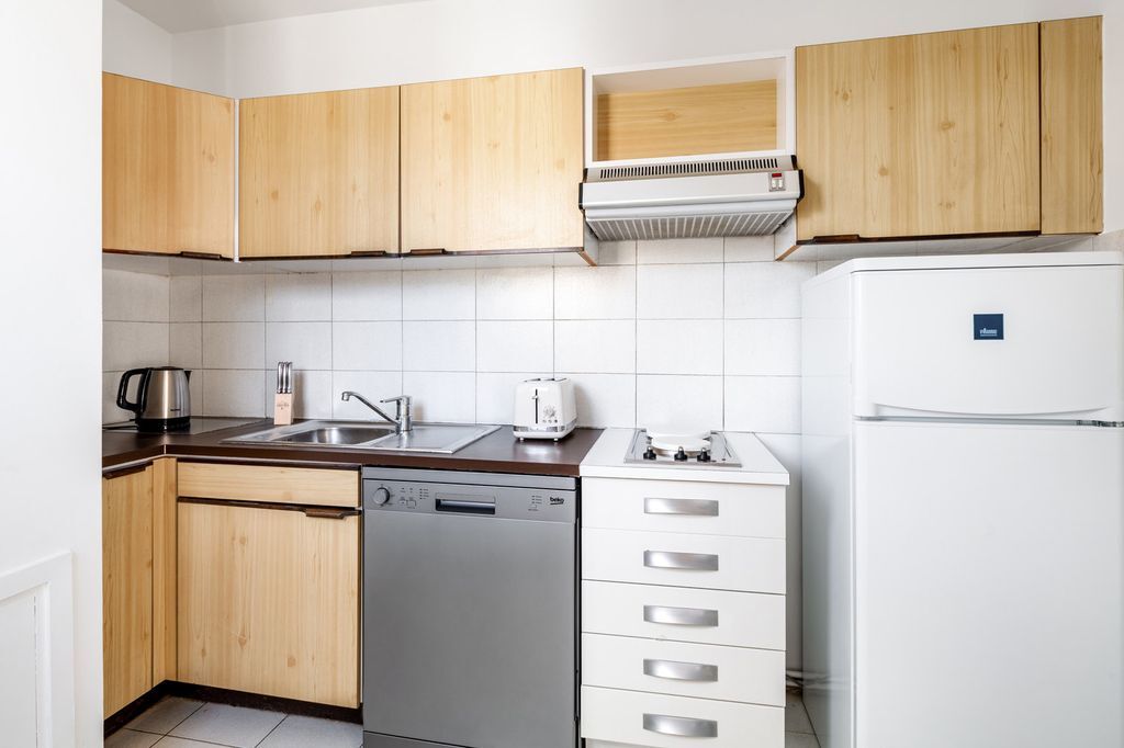 Sweileh, Apartments, Flats, Houses & Villas, Sek 5500/month,  Furnished,  1 BR,  Apartment In Stockholm