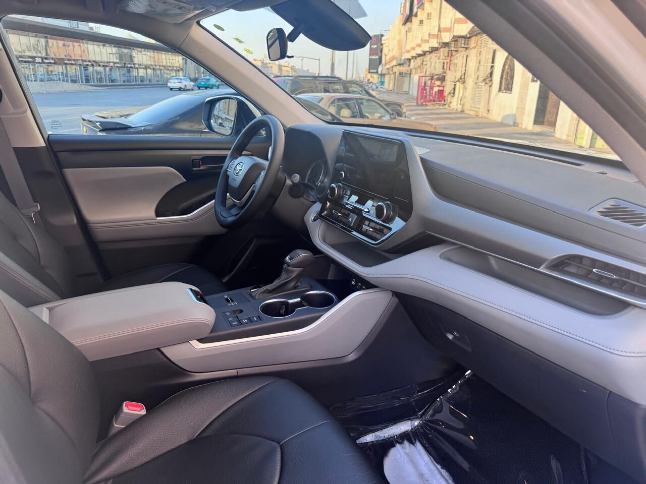 Riyadh, Vehicles, Cars & Trucks , SAR 147000,  Toyata Highlander,  2025,  Automatic,  17700 KM,