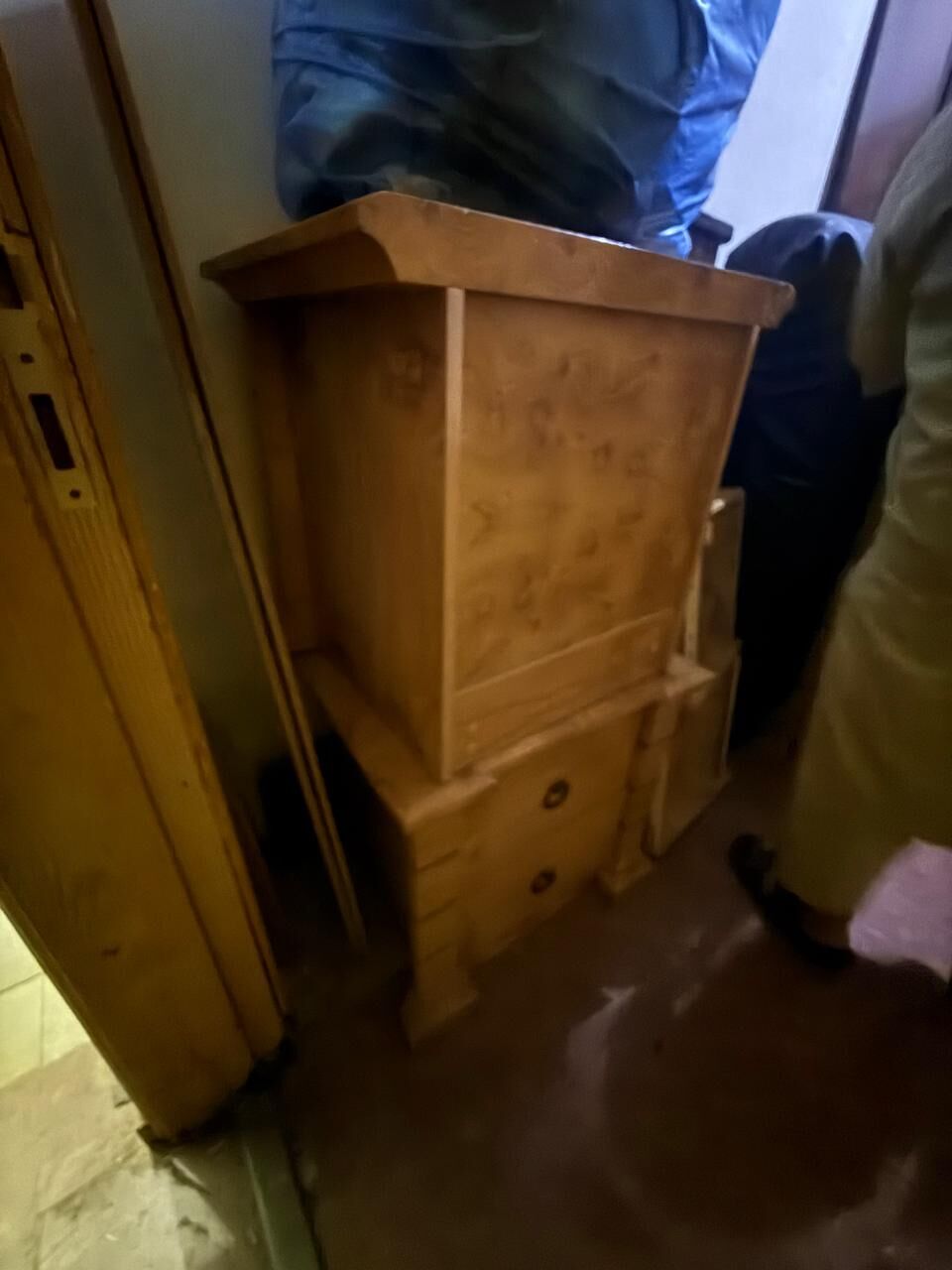 Riyadh, Furniture, SAR 1000,  Bed, Without Matrass Cabinet Side Tables Addressing Set With Mirror