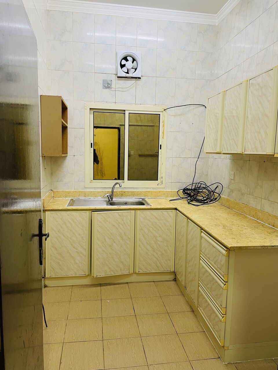 Gudaibiya, Apartments, Flats, Houses & Villas, BHD 200/month,  2 BR,  ***** 2 Bath Flat For Rent INCLUDING Electricity In Gudaibiya*******