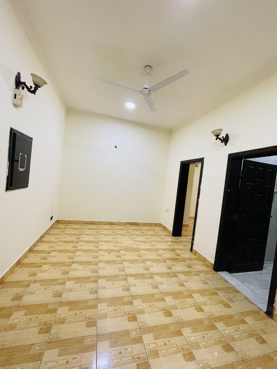 Gudaibiya, Apartments, Flats, Houses & Villas, BHD 200/month,  2 BR,  ***** 2 Bath Flat For Rent INCLUDING Electricity In Gudaibiya*******
