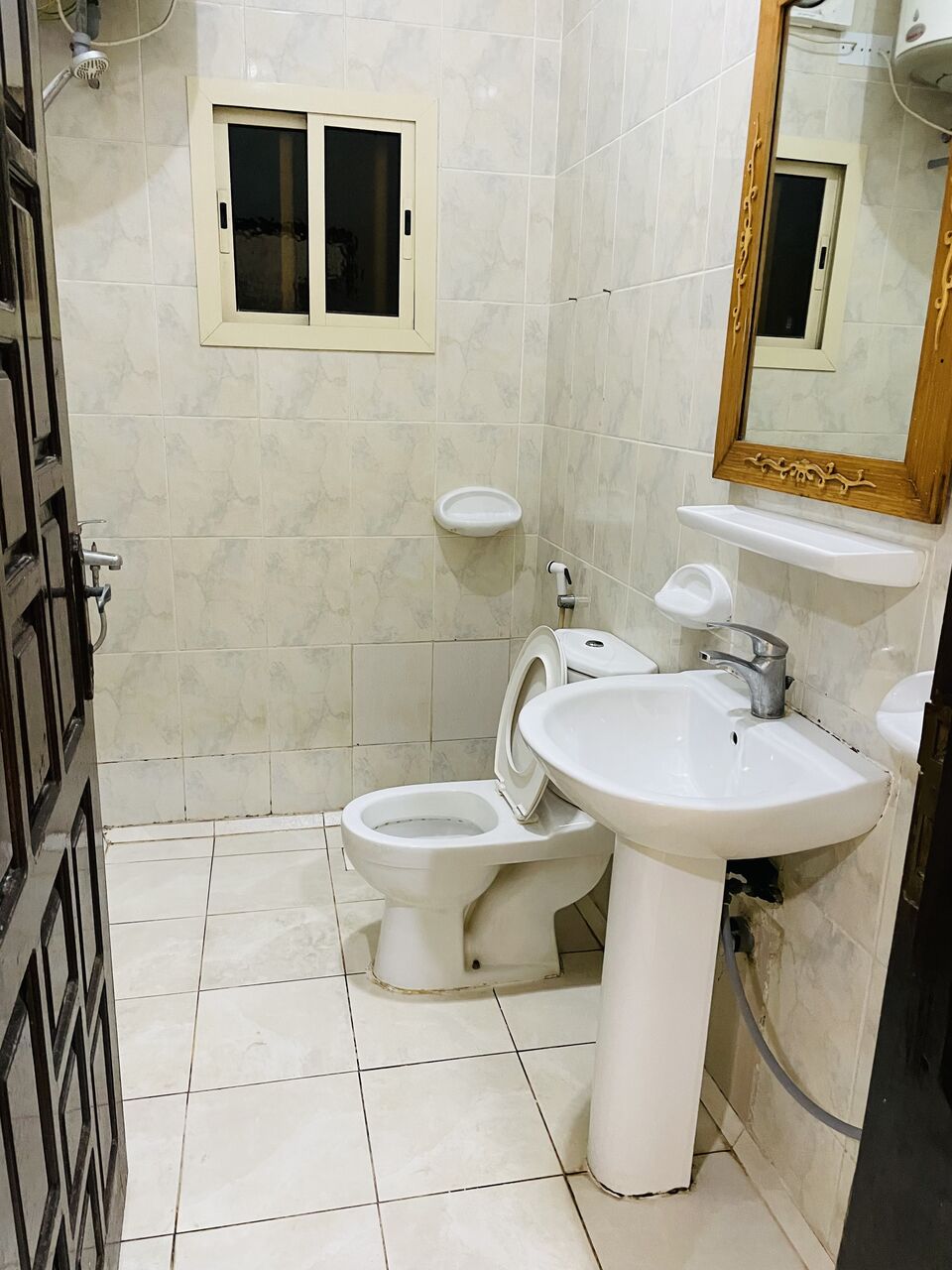 Gudaibiya, Apartments, Flats, Houses & Villas, BHD 200/month,  2 BR,  ***** 2 Bath Flat For Rent INCLUDING Electricity In Gudaibiya*******