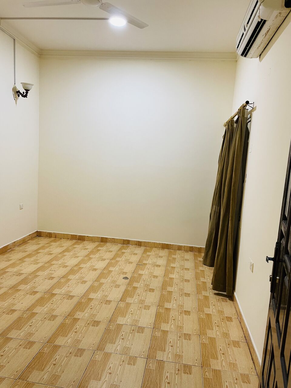 Gudaibiya, Apartments, Flats, Houses & Villas, BHD 200/month,  2 BR,  ***** 2 Bath Flat For Rent INCLUDING Electricity In Gudaibiya*******