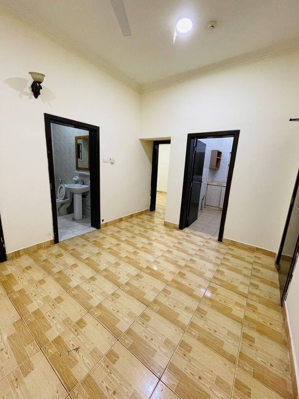 Gudaibiya, Apartments, Flats, Houses & Villas, BHD 200/month,  2 BR,  ***** 2 Bath Flat For Rent INCLUDING Electricity In Gudaibiya*******