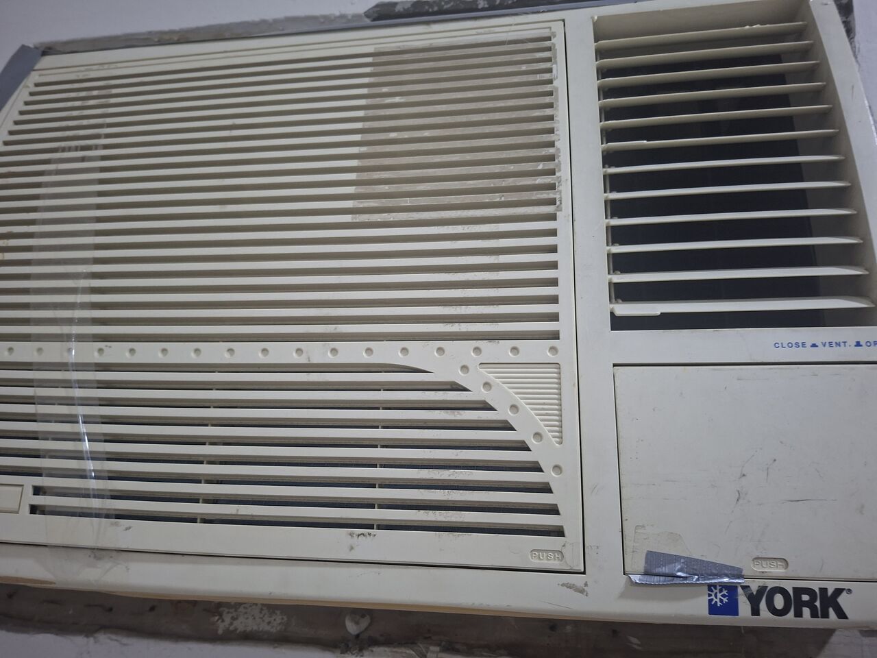 Al Khobar Al Shamalia, Household Items, SAR 500,  AC Carrier