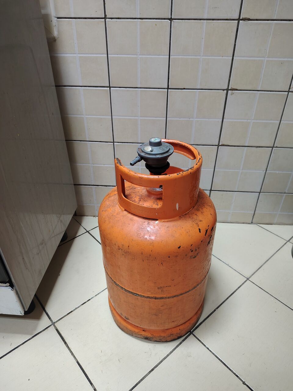 Riyadh, Household Items, SAR 200,  Gas Cylinder With Regulator For Sale