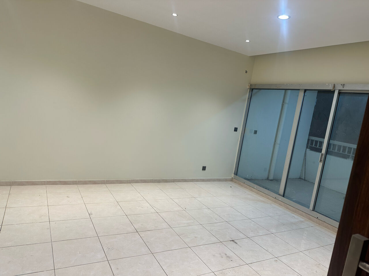 Al Sharafiyah, Rooms for Rent, SAR 1650/month,  Two Big Room With Large Balcony For Rent