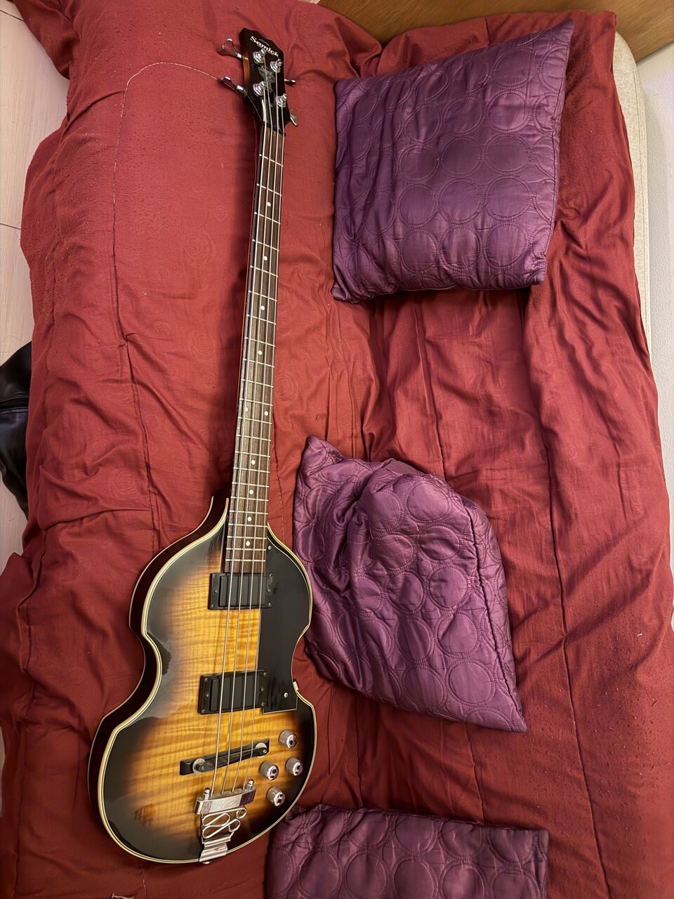 Adliya, Musical Instruments, BHD 100,  Samick Violín Bass Guitar For Sale 100 BD