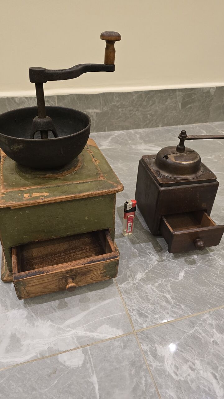 Riyadh, Collectibles, SAR 600,  Vintage Antique Grinders