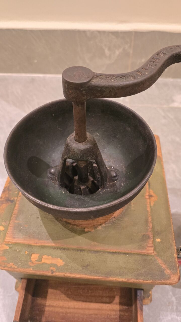 Riyadh, Collectibles, SAR 600,  Vintage Antique Grinders