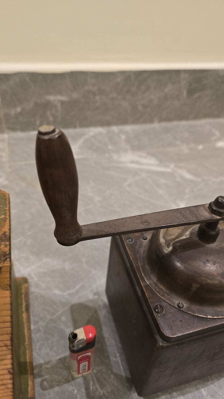 Riyadh, Collectibles, SAR 600,  Vintage Antique Grinders