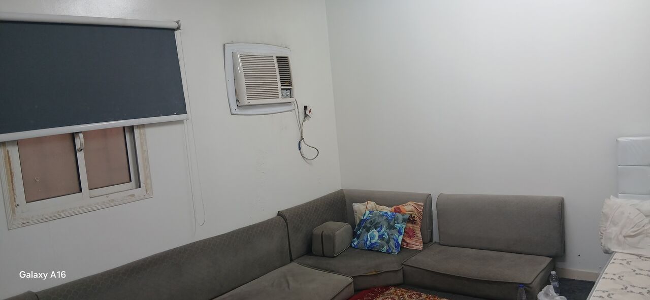 Yanbu, Apartments, Flats, Houses & Villas, SAR 700/month,  Furnished,  1 BR,  63 Sq. Meter,  Room Available With Attached Bath 700 Riyal