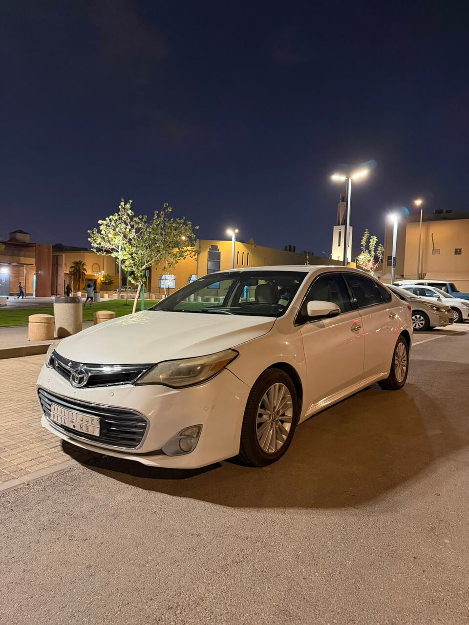 Riyadh, Vehicles, Cars & Trucks , SAR 42000,  Toyota Avalon,  2013,  Automatic,  383000 KM,    Limited &ndash; Fully Loaded