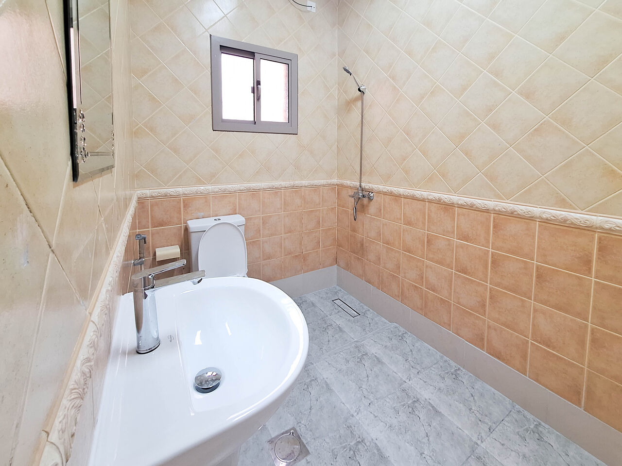 Jidhafs, Apartments, Flats, Houses & Villas, 2 BR,  Apartment For Rent In North Sehla Area.inclusive Of EWA