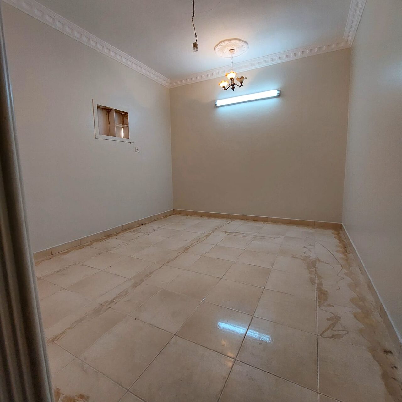 Al Naseem, Apartments, Flats, Houses & Villas, SAR 25000/year,  3 BR,  Family Apartment 2nd Floor Without Lift Large House With Include Taris Well Located