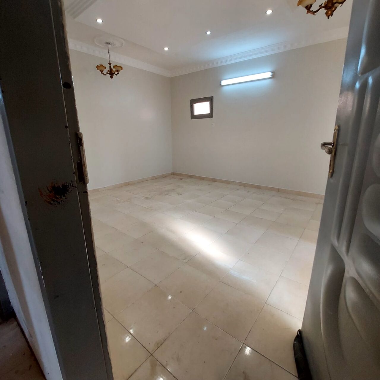Al Naseem, Apartments, Flats, Houses & Villas, SAR 25000/year,  3 BR,  Family Apartment 2nd Floor Without Lift Large House With Include Taris Well Located