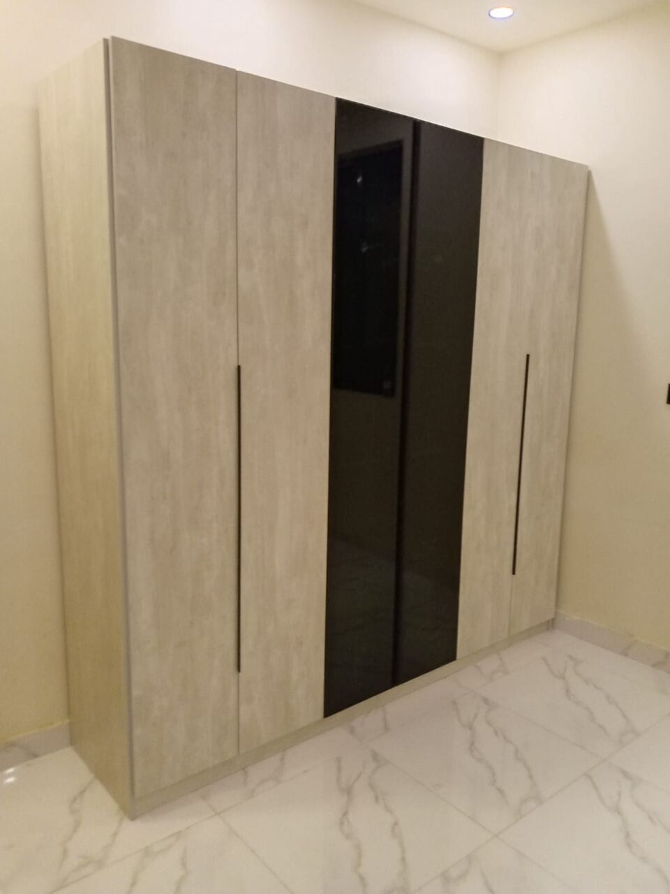 Jeddah, Furniture, SAR 5,  Luxurious Bedroom Furniture Sets Available At Reasonable Price