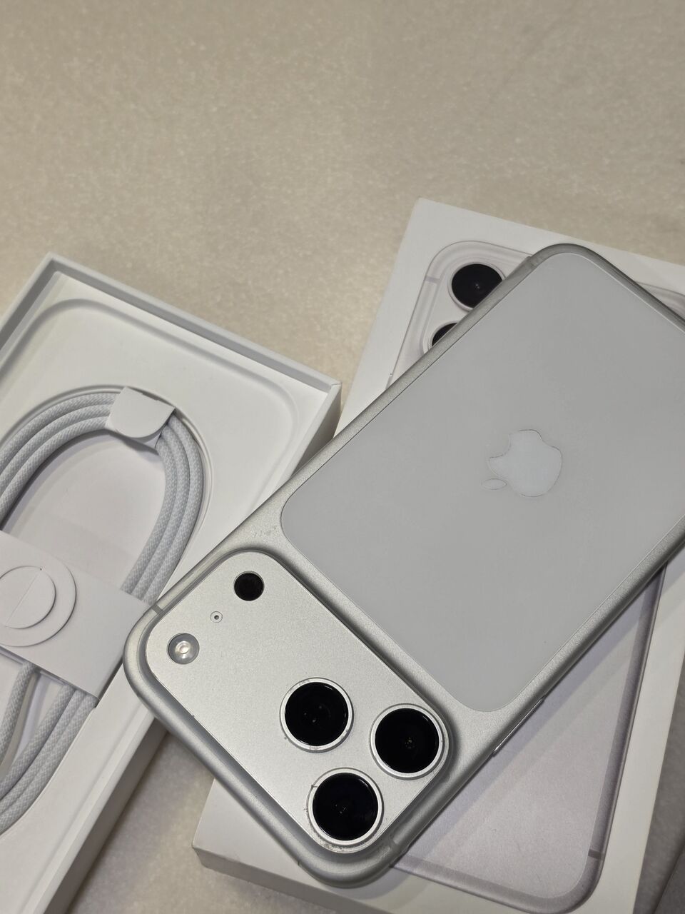 Dammam, Mobile Phones, SAR 4600,  IPhone 17 Pro Max