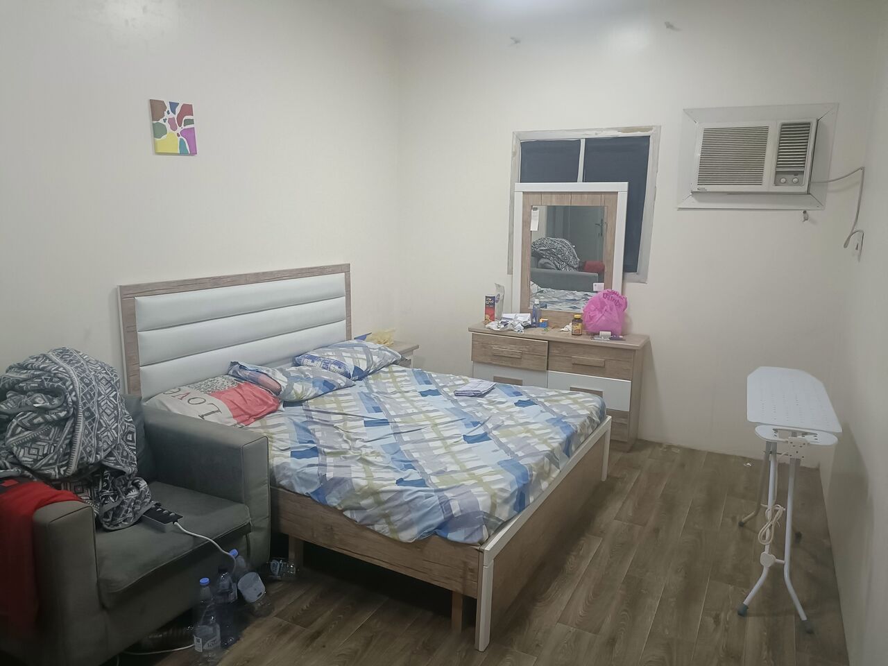 Umm Al Hamam, Apartments, Flats, Houses & Villas, SAR 1700/month,  1 BR,  Furnished Single Bedroom In A Sharing Flat
