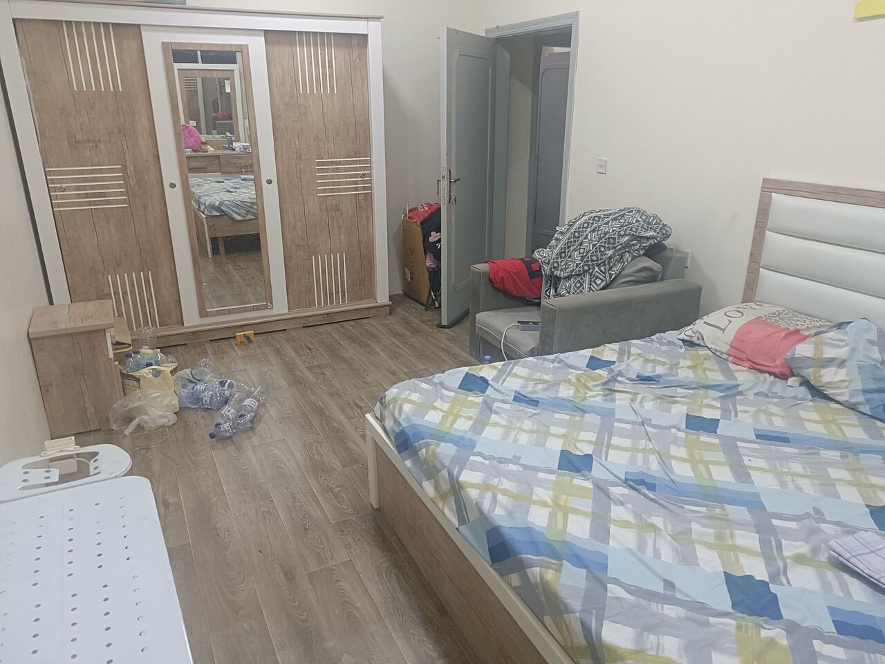 Umm Al Hamam, Apartments, Flats, Houses & Villas, SAR 1700/month,  1 BR,  Furnished Single Bedroom In A Sharing Flat