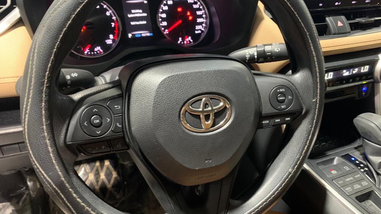 Riyadh, Vehicles, Cars & Trucks , SAR 91000,  TOYOTA RAV4 A,  2023,  Automatic,  40000 KM,  PUSH START BASMA 4X4 WHEEL DRIVE 2,0 LITER  FULL OPTION SUNROOF 100% ORIGINAL CONDITION