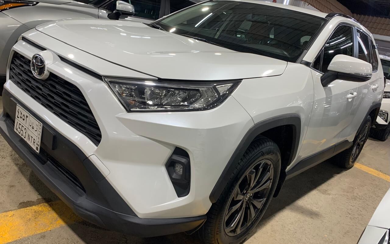 Riyadh, Vehicles, Cars & Trucks , TOYOTA RAV4 C,  2023,  Automatic,  40000 KM,  PUSH START BASMA 4X4 WHEEL DRIVE 2,0 LITER  FULL OPTION SUNROOF 100% ORIGINAL CONDITION