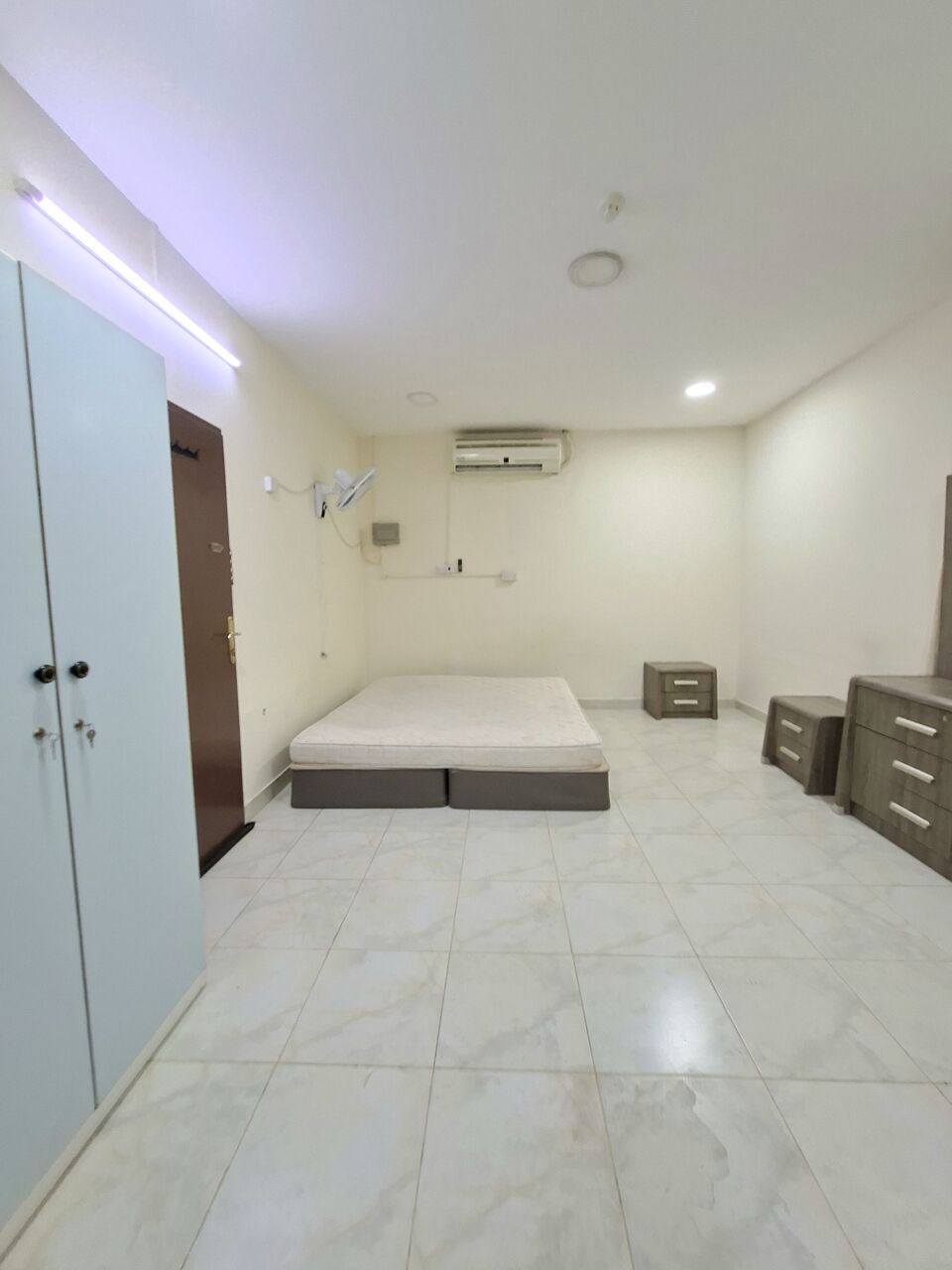Gudaibiya, Apartments, Flats, Houses & Villas, BHD 160/month,  Furnished,  Studio,  Fully Furnished Studio With Unlimited Ewa In Gudaibiya,Lift,Neat & Clean Flat @ 35547951