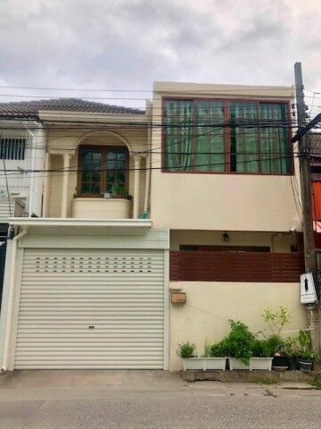Bangkok, Villas, THB 45000,  30 Sq. Feet,  #EANF#