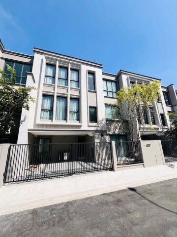 Bangkok, Villas, THB 130000,  0 Sq. Feet,  #EANF#