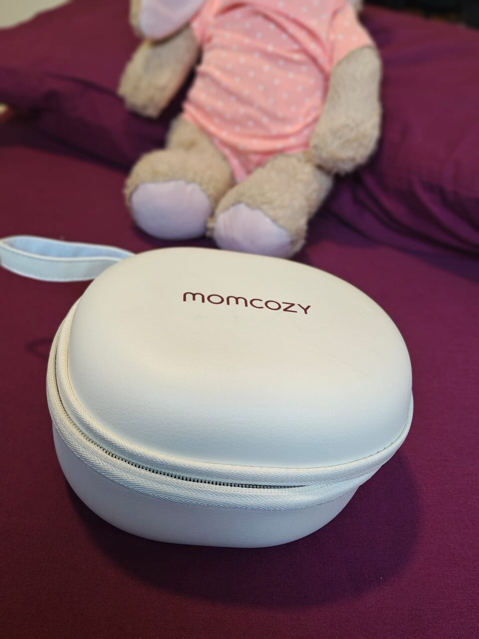 Riyadh, Baby & Kid Stuff, SAR 350,  MomCozy M6 Mobile Style&trade; Hands-free Slim Breast Pumps (Single)