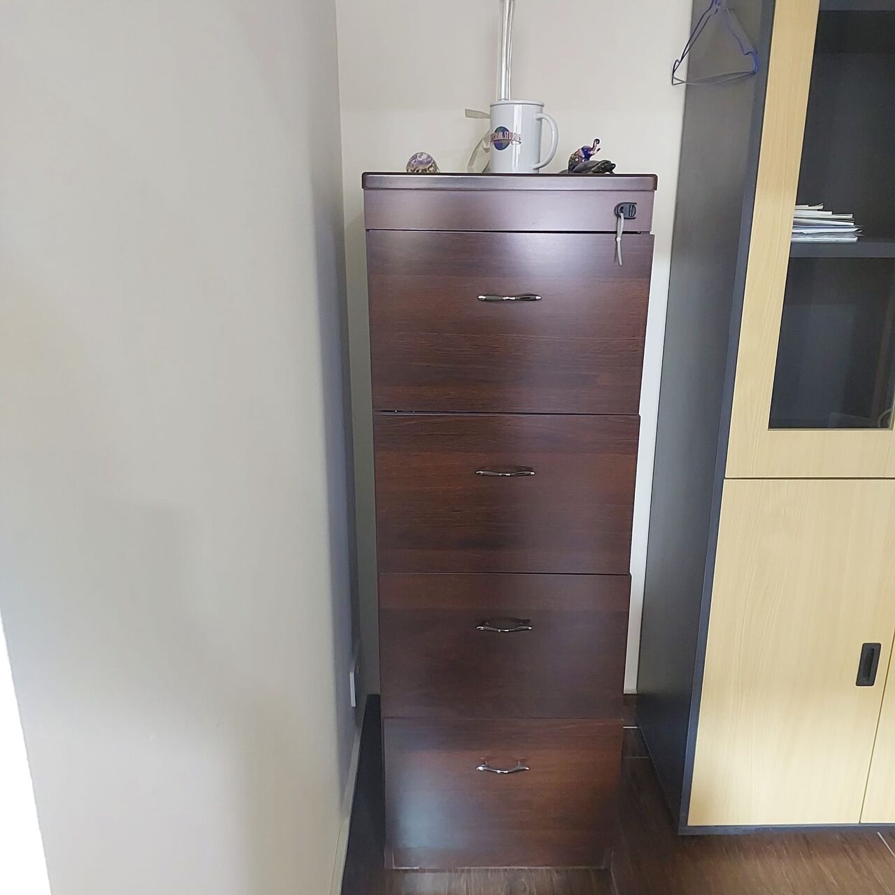 Manama, Furniture, Used Office Furnitures For Sale Starting From 10bd