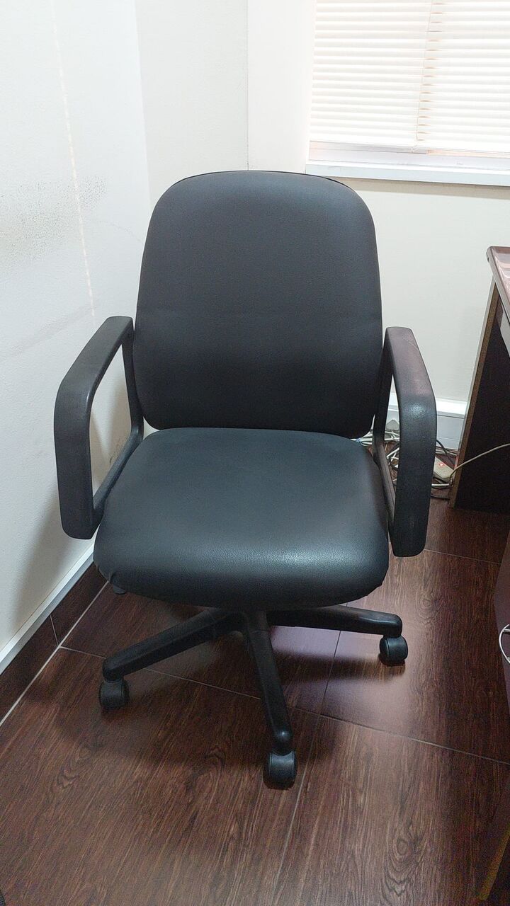 Manama, Furniture, Used Office Furnitures For Sale Starting From 10bd