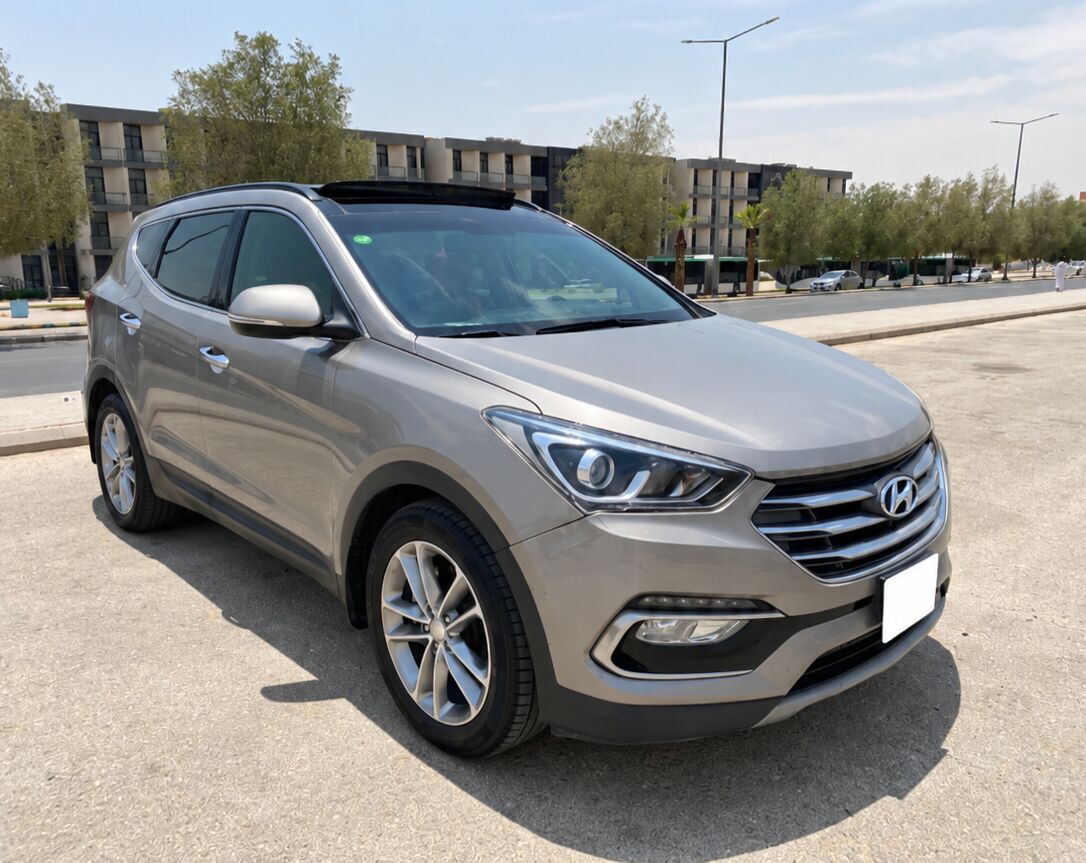 Riyadh, Vehicles, Cars & Trucks , SAR 48,  Hyundai Santa Fe,  2018,  Automatic,  196000 KM,    &ndash; For Sale