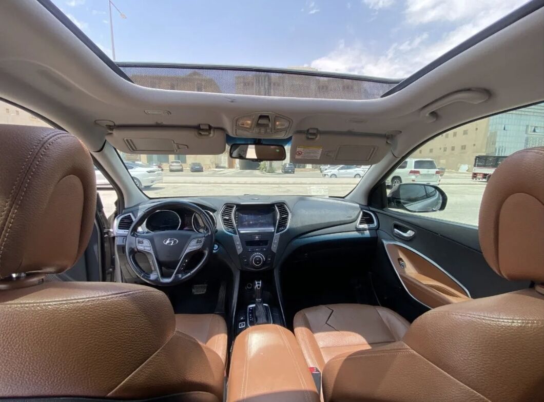 Riyadh, Vehicles, Cars & Trucks , SAR 48,  Hyundai Santa Fe,  2018,  Automatic,  196000 KM,    &ndash; For Sale