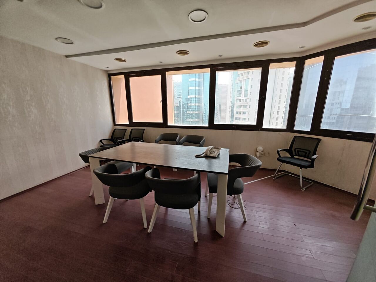 Deira, Offices, AED 150000,  1270 Sq. Feet,  AED 150,000/Year - Furnished Office, Maktoum Road, 1,270 Sqft